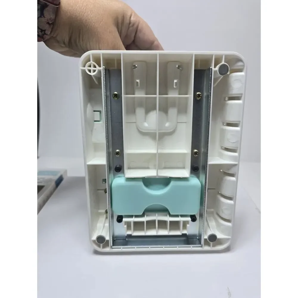 Mini Cinch Book Binding Tool- by We R memory Keepers with Extra - Picture 2 of 5